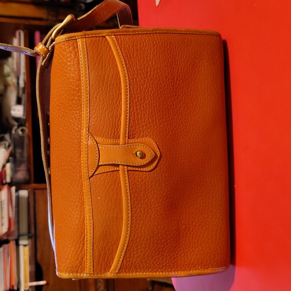 Vtg Dooney & Bourke Essex Shoulder Bag British Tan - Picture 3 of 9